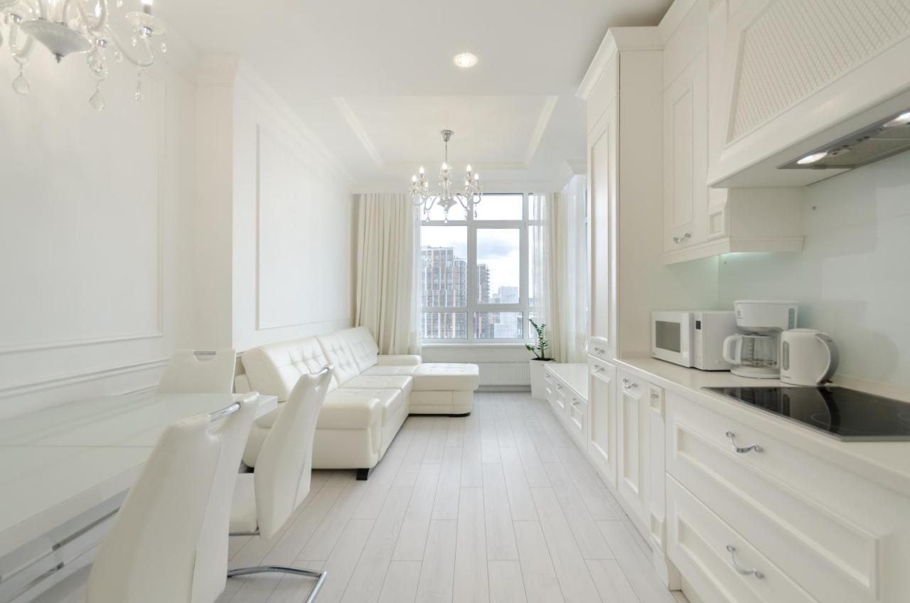 Petrovdom Apartments 10-353 In Rc Central Park, 7 John Mccain Street Kiev Extérieur photo